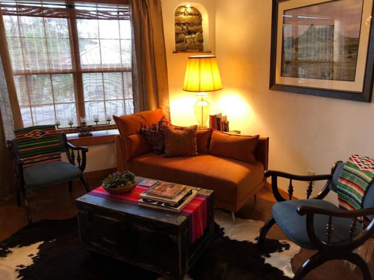 לינה וארוחת בוקר אלפיין El Viejo Adobe - Across From Sul Ross Campus מראה חיצוני תמונה