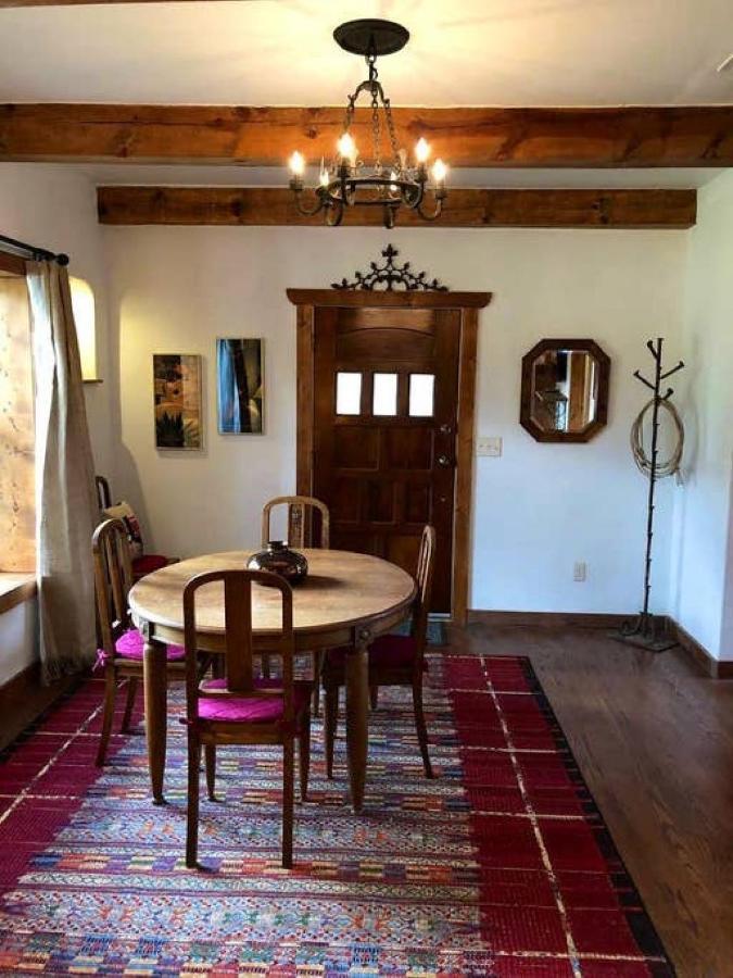 לינה וארוחת בוקר אלפיין El Viejo Adobe - Across From Sul Ross Campus מראה חיצוני תמונה